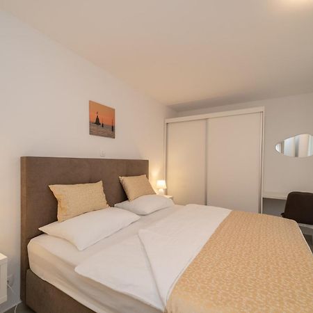 A&V Residence Новиград Екстериор снимка